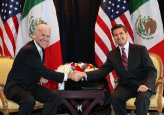 enrique-pena-y-joe-biden-610x430
