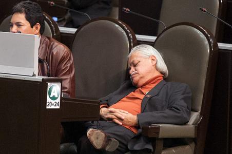 diputado-dormido
