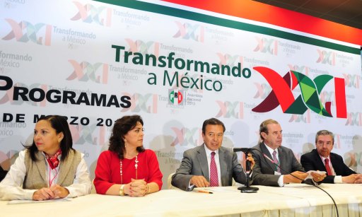 En un marco de civilidad y con la intensa participación de la militancia partidista, se llevaron a cabo los trabajos deliberativos de la XXI Asamblea Nacional Ordinaria del PRI, en la que destacó la presencia de los ex presidentes del Partido, de los miembros del CEN encabezados por su dirigente nacional, César Camacho, y los presidentes de las Mesas Nacionales Temáticas Cristina Díaz Salazar, Humberto Roque Villanueva, Mariano Palacios Alcocer y José Antonio González Fernández.