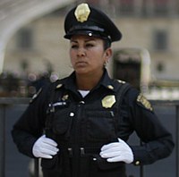 policia mujer