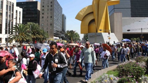 marcha-de-maestros-en-reforma