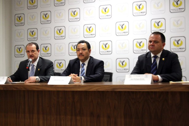 100613 CONFERENCIA DE PRENSA-GOBIERNO 01