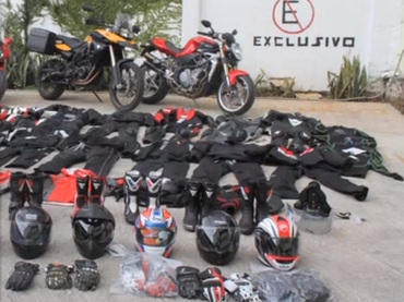 motos y trajes