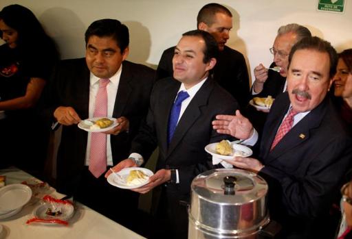 ¡Bimbo, Coca, Tía Rosa, vamos con Barbosa! 