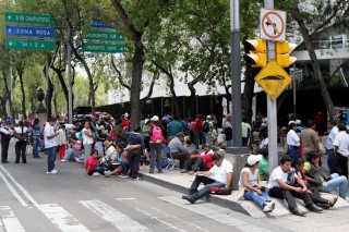 BLOQUEO DE ACCESOS EN EL SENADO
