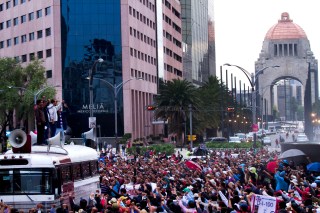 MITIN EN BUCARELI Y REFORMA