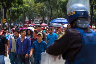 MARCHA DE MAESTROS DE LA CNTE HACIA LOS PINOS