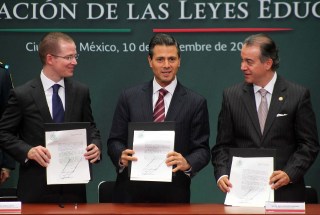 EPN PROMULGA LEYES DE REFORMA EDUCATIVA