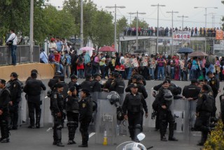 CNTE EN LAS INMEDIACIONES DEL AEROPUERTO
