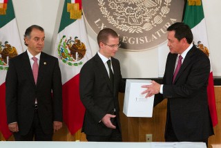 ENTREGAN PRIMER INFORME DE GOBIERNO