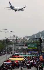 SE RETIRA DE INMEDIACIONES DEL AEROPUERTO