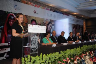 CLAUDIA RUIZ MASSIEU