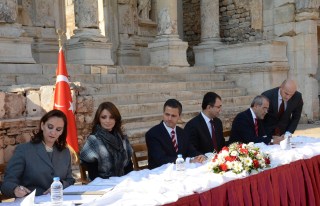 CONCLUYE VISITA DE ESTADO A TURQUÍA