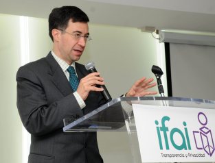 EXHORTA A CONSTRUIR UN MÉXICO MÁS TRANSPARENTE