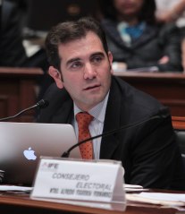 SESIÓN EXTRAORDINARIA EN EL IFE