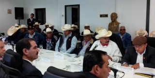 yaqui mesa trabajo