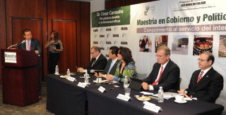 2.27-FEB-2014-FUNDACION _COLOSIO_MAESTRIA_GOBIERNO_Y_POLITICAS_PUBLICAS_PONENCIA_ CCQ-GOBIERNO_DIVIDIDO_ALA_DEMOCRACIA_EFICAS_