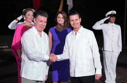 PEÑA NIETO ASISTE A CENA