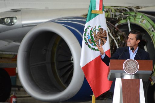 PEÑA NIETO INAUGURA  CENTRO DE MANTENIMIENTO DE AERONAVES
