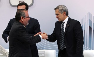 EL GDF DONA PREVIOS A LA UAM