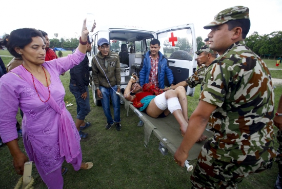 MÁS DE CUATRO MIL 100 LOS MUERTOS POR TERREMOTO EN NEPAL