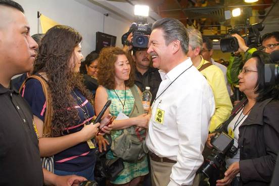 carlos navarrete 25 4