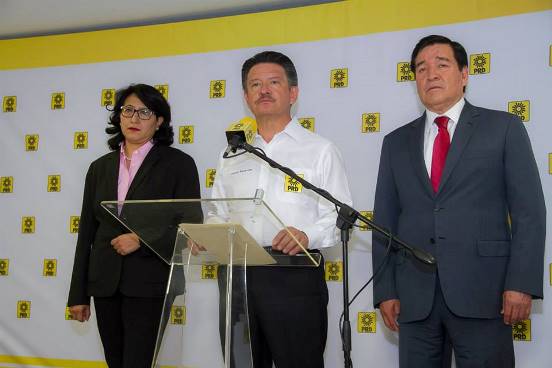 carlos navarrete 8 4