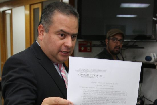 NIEGA INE HABER PAGADO A RIGOBERTA MENCHÚ