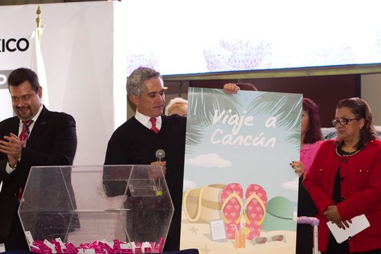 CELEBRA MANCERA EL DÍA DE LAS MADRES