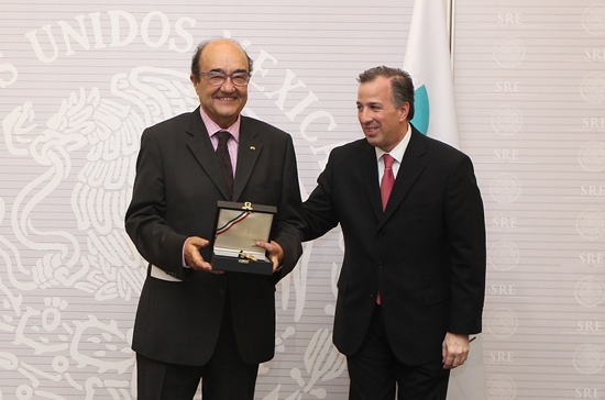 JOSÉ ANTONIO MEADE IMPUSO LA ORDEN MEXICANA DEL ÁGUILA AZTECA