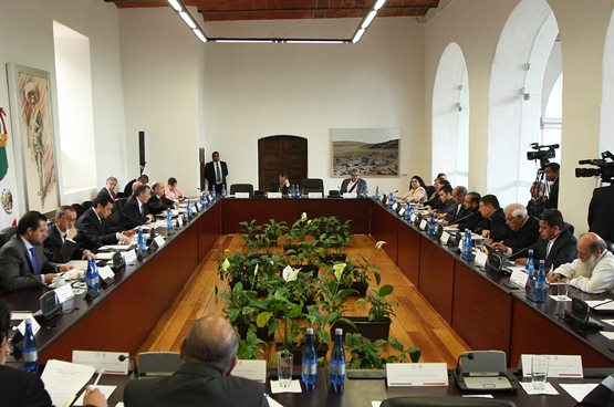 SEGOB Y EPISCOPADO ACUERDAN LABOR CONJUNTA PRO MIGRANTES