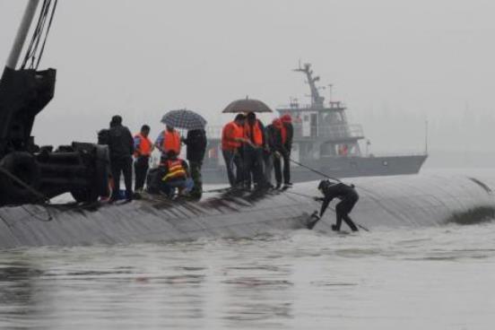 barco hundido china