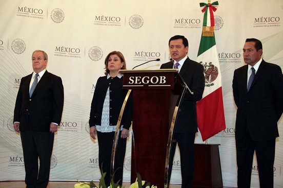 OSORIO CHONG OFRECE CONFERENCIA DE PRENSA