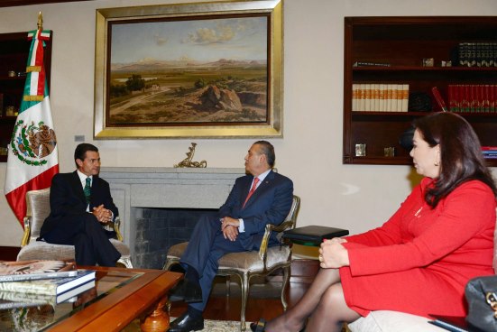 ENRIQUE PEÑA SE REÚNE CON MANLIO FABIO BELTRONES