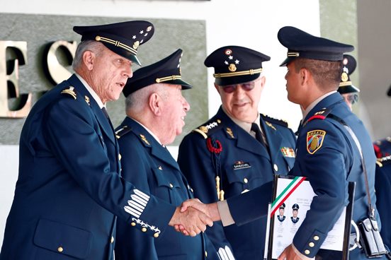 GRADUACIÓN DEL CURSO TÁCTICO ADMINISTRATIVO ANTIGÜEDAD 2015