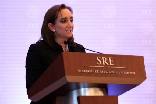 CLAUDIA RUIZ MASSIEU TOMÓ PROTESTA A MIEMBROS DEL SERVICIO EXTER