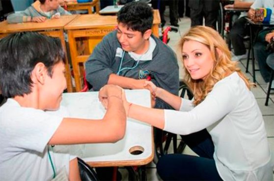 angelica rivera 9 9