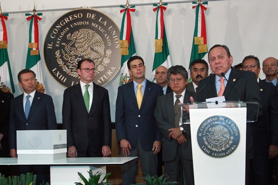 ENTREGA PAQUETE ECONÓMICO 2016 AL CONGRESO