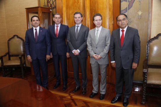 nuño gobernadores 30 10