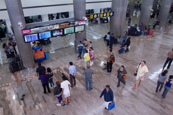 LLEGADA DE PASAJEROS AL  AICM