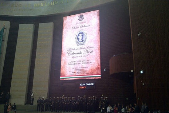 medalla eduardo neri