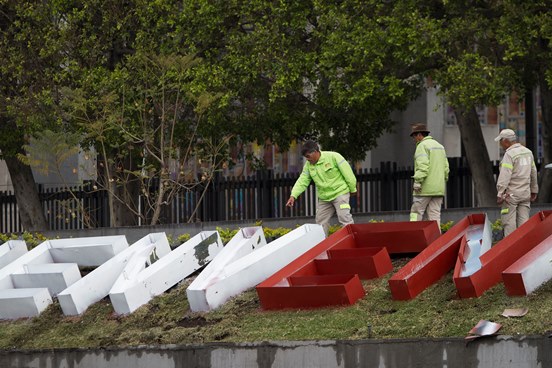 “MANITA DE GATO” A CAMELLÓN DE CALZADA DE GUADALUPE