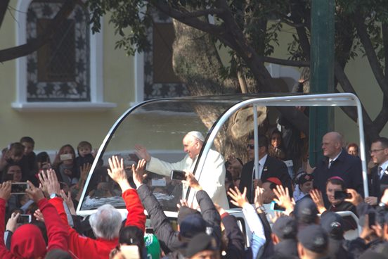 PAPA FRANCISCO SALE DE LA NUNCIATURA APOSTÓLICA