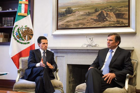 PEÑA NIETO SOSTIENE REUNIÓN CON DAVID FARR