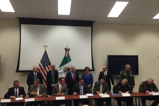 FOTO 2 México y Estados Unidos formalizan acuerdos para la repatriación digna%2c segura y ordenada de nacionales mexicanos