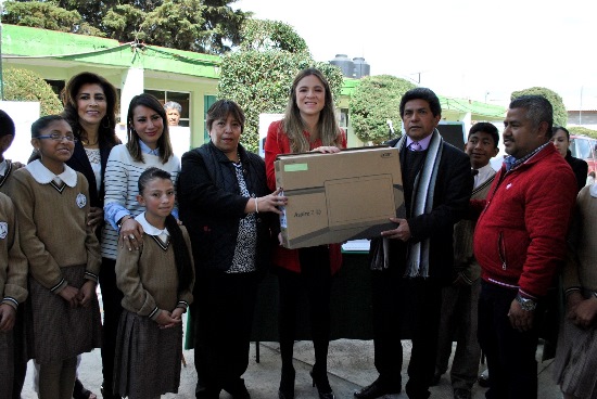 Entrega de aulas y equipamiento (2)