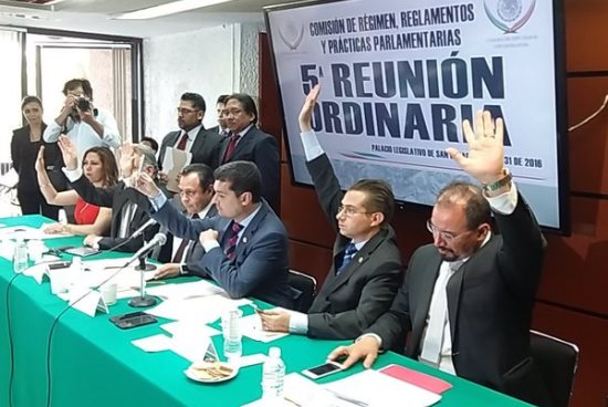 com regimen y reglamentos