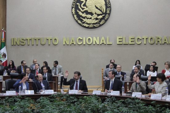 SESIÓN EXTRAORDINARIA DEL INE