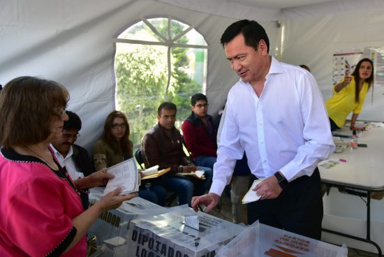 MIGUEL ÁNGEL OSORIO CHONG EMITE SU VOTO