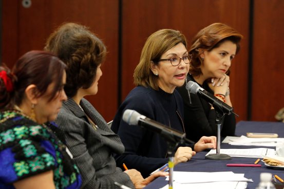 angelica de la peña 26 8